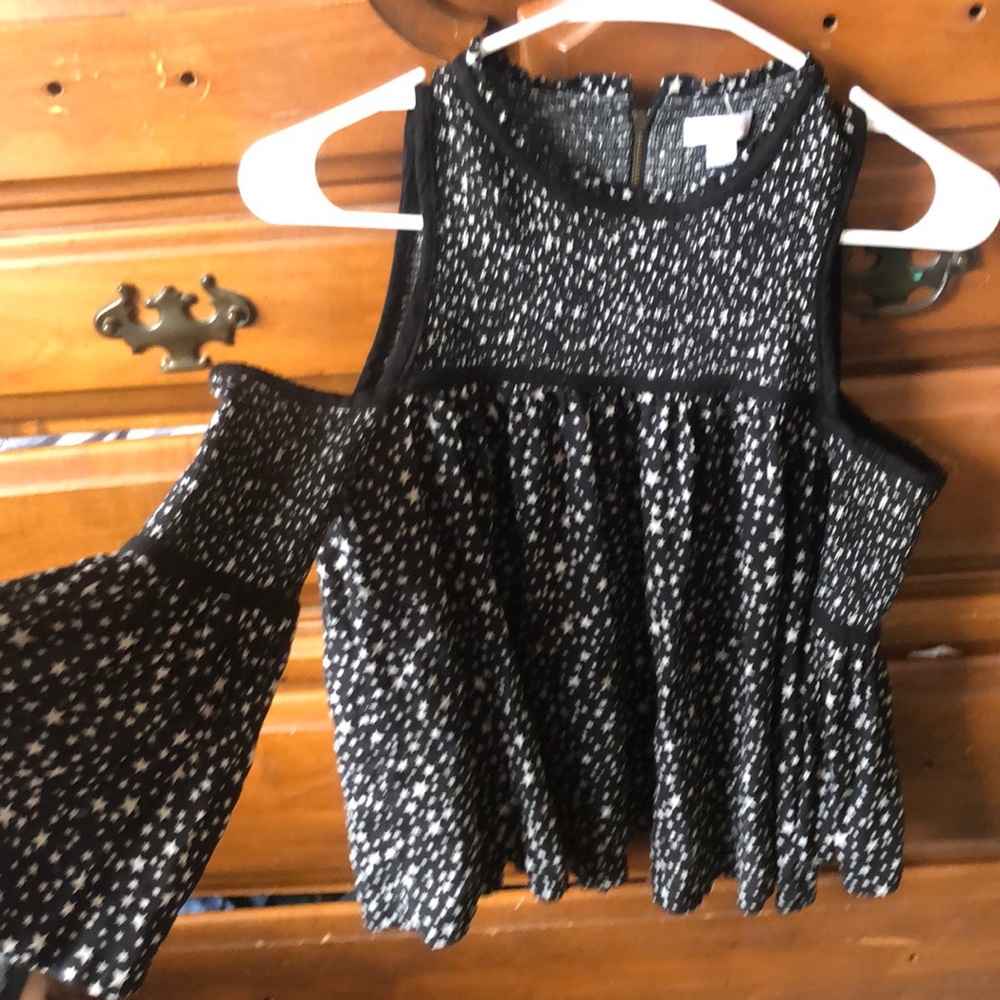 XS Xhiliration Cold Shoulder Star Top